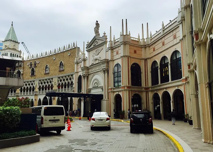 Venice, Mckinley Hill Bgc Hotel